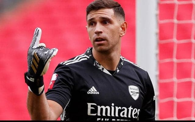 アーセナルGKマルティネス、ビラと個人合意か　アルテタから正守護神の確約得られず