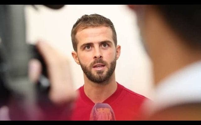 ピャニッチ、バルサのシャツを着ての第一声「新シーズンが楽しみで仕方ない」