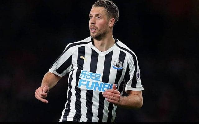 アラベス、ニューカッスルからDFルジューヌをレンタルで獲得