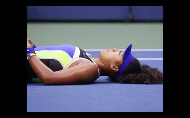  大坂 寝転び「すごい瞬間」 