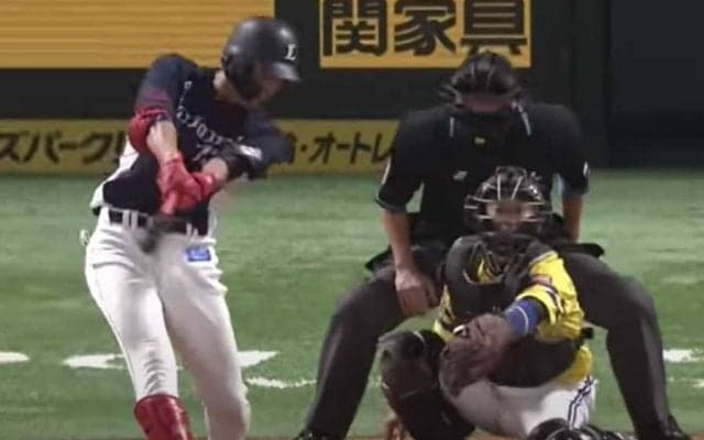 「すごい打球」西武の育成出身・高木渉、弾丸バックスクリーン弾にファン歓喜