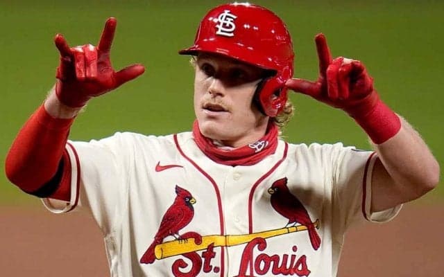 【MLB】“空飛ぶ”超絶キャッチ！　カージナルス外野手の好捕に解説も絶叫「ビューティフル！」