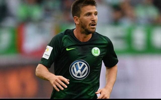 30歳で現役引退、ヴォルフスブルクの元スペイン代表MFカマーチョが足首のケガから復帰できず