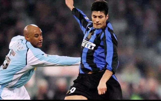 2000年代のインテルを支えた“仕事人”フリオ・クルスの技ありショット【ビューティフル・フリーキック】