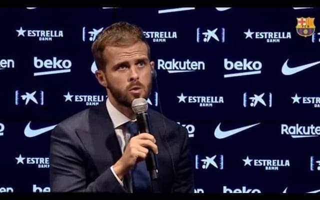 ピャニッチ、メッシは「地球外生命体」 退団していたら「変な気持ちになっていた」