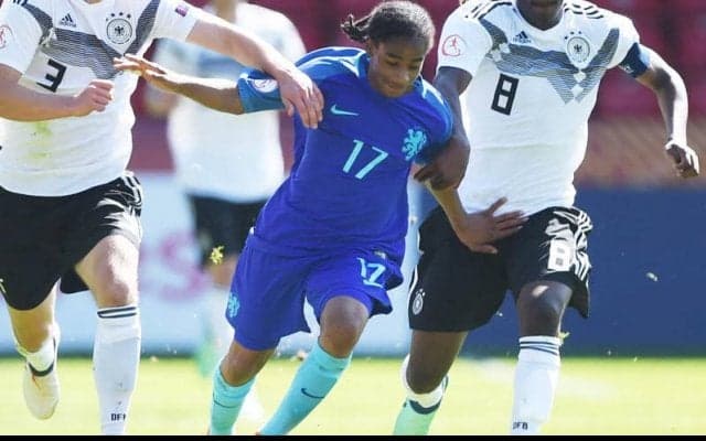リーズがフェイエノールト育ちのU-19オランダ代表FWサマーフィルを完全移籍で獲得