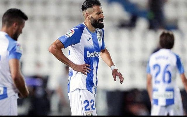 岡崎所属のウエスカ、降格レガネスからギリシャ代表DFシオバスを獲得!