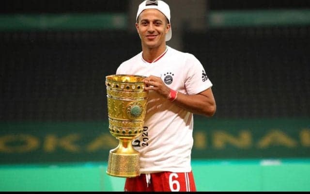 リバプール入りが報じられたチアゴ、契約は4年、背番号は「6」に決定か