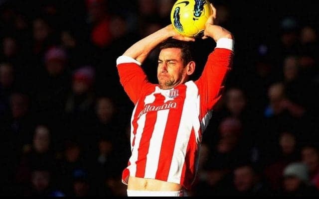 “人間発射台”がアーセナルを恐怖に陥れる！デラップが見せた驚異のロングスロー【ベスト・アシスト】