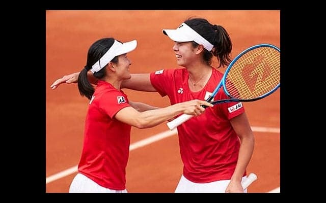  青山/ 柴原組 ハレプに複で完勝 