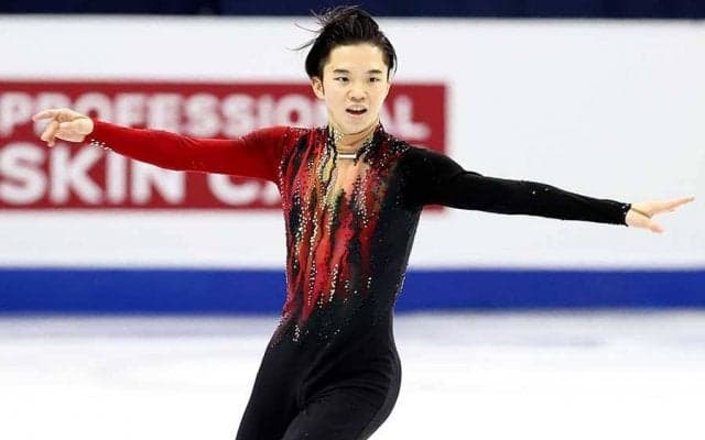 友野一希、17歳鍵山＆16才佐藤との“流行ポーズ”コラボに反響「キュンです!!」