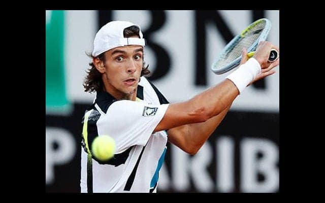  錦織撃破の18歳 8強ならず 