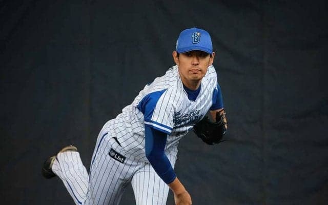 DeNA井納の爆笑お立ち台！　右肘を押さえる仕草の真意は故障ではなく…