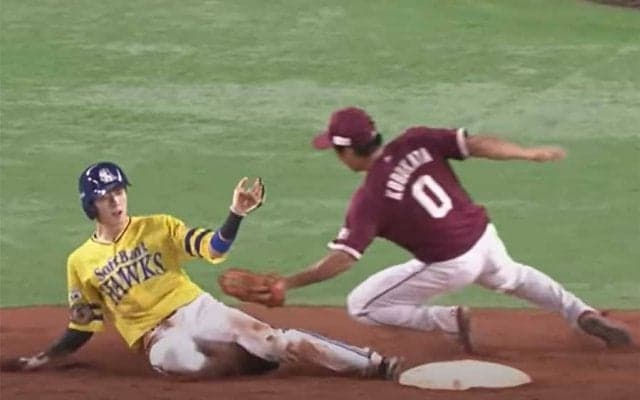 「ピノやん」左中間への中飛で三塁へ！　鷹・周東の驚速タッチアップにファン驚き