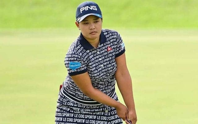 鈴木愛「うーんて感じ」　最終18番の痛恨池ポチャで5位後退「受け入れるしかない」