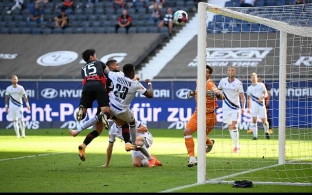 鎌田&長谷部先発フランクフルトと堂安先発ビーレフェルトの日本人対決はドロー決着《ブンデスリーガ》