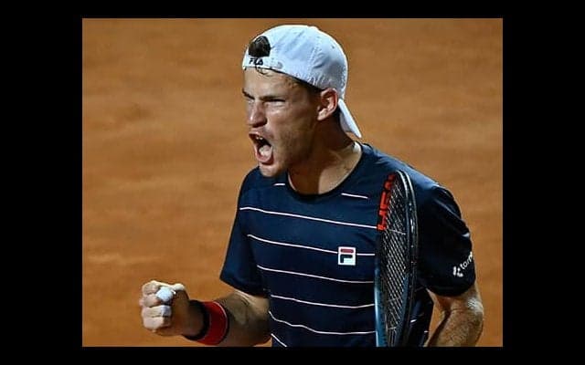  シュワルツマン4強へ ナダル破る 