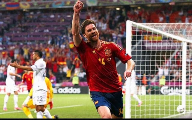 長短のパスを自在に操る”パスマスター”、シャビ・アロンソ【ピックアップ・プレイヤー】