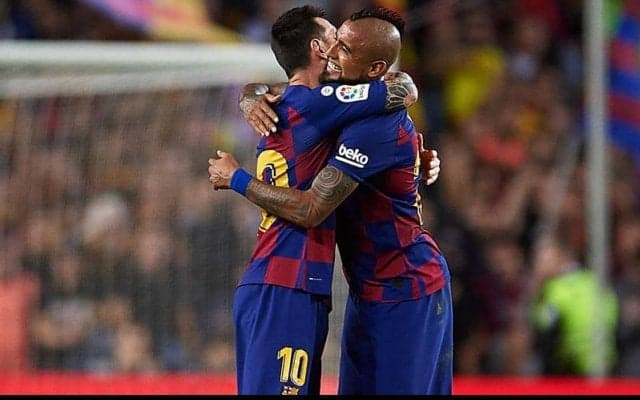 インテル移籍迫るビダル、メッシが別れを惜しむ 「ドレッシングルームは寂しくなりそう」