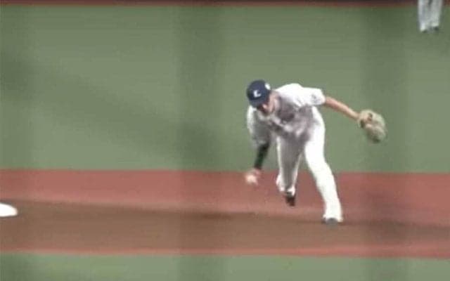 「何回見てもエグい」「源田たまらん」オリ西浦ら名手の超絶美技集にファン感嘆