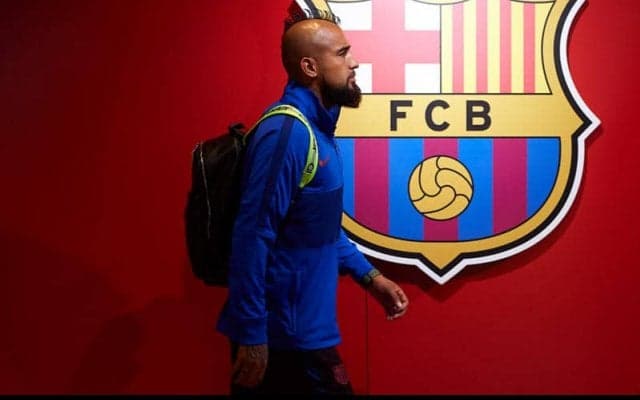 インテルがバルセロナからMFビダルの獲得を発表！