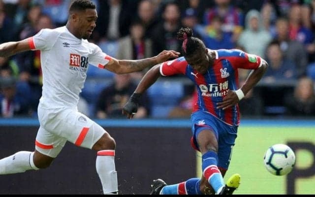 意表を突くアウトサイドクロス！パレスの大エース、ザハが決めた独走ドリブルからの極上アシスト【ベスト・アシスト】