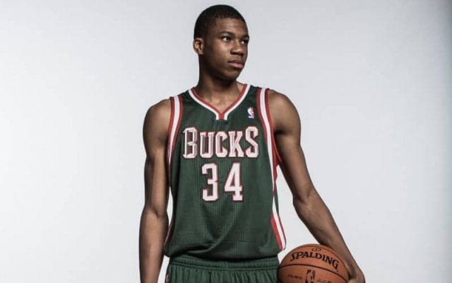 アデトクンボのルーキーカードが史上最高額の約2億円で落札…落札価格でレブロン超え