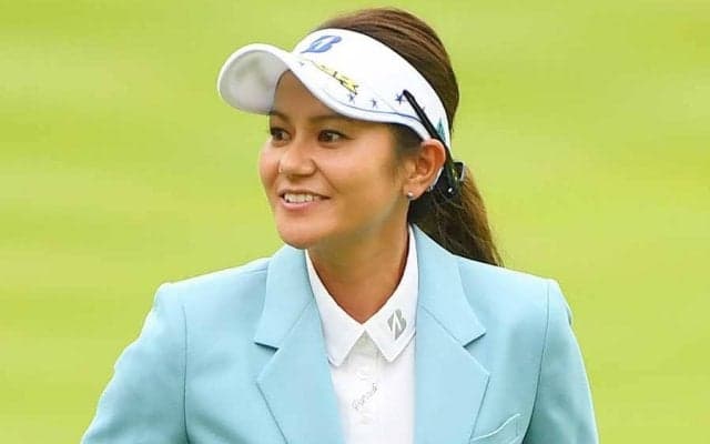 美女タレントと自撮り　宮里藍、Tシャツ姿の1枚に反響「美しさ、キラキラ健在」