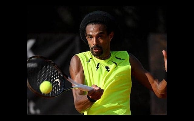  逆転で3年ぶりの全仏本戦に王手 