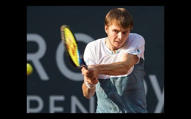  LLから8強へ進出「うれしい」 