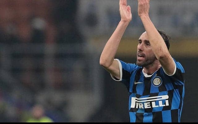 ゴディン、3年契約でカリアリ移籍決定　わずか1年でインテルを去る