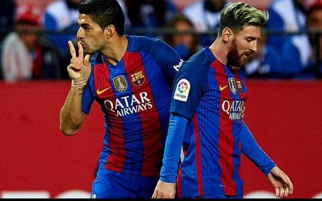 スアレスが退団会見で別れ 「バルサにはずっと感謝する」