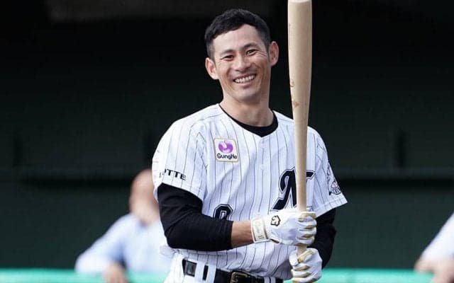 25日の公示　巨人が亀井を抹消しトレード加入の香月を登録　ロッテ荻野が復帰