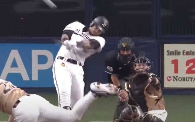 オリックス・モヤが衝撃特大グランドスラム　実況思わず絶叫「だあぁぁぁ！」