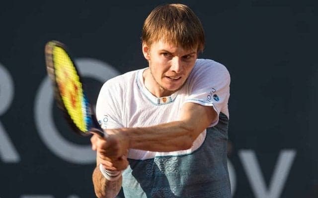 相手が怒った　“不意打ちアンダーサーブ”に海外賛否「処分すべき」「面白くて好き」