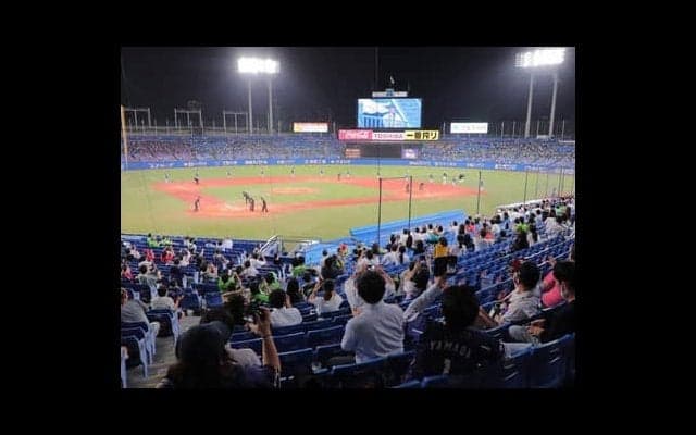 なぜ神宮球場で呑むビールはうまいのか。「売り子」あるあるとゲン担ぎの飲み方