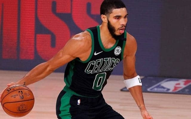 セルティックスのジェイソン・テイタムがレブロンを抜いて新たなプレーオフ記録を樹立