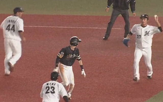 5人の挟殺プレー“リアル鬼ごっこ”から生還した鷹・周東にファン「楽しそう」