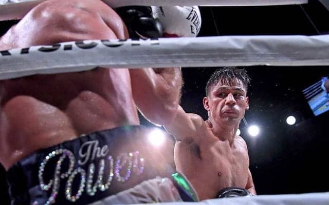 ローマンがパヤノに「3-0」判定勝ち　Sバンタム級挑戦者決定戦、最終Rに顔面捉える