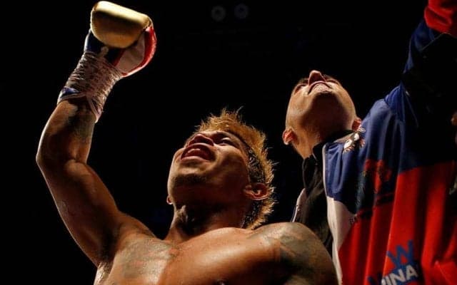 V3カシメロ、勝利後の“片手腕立て伏せ”に米注目「調子に乗ったセレブレーション」