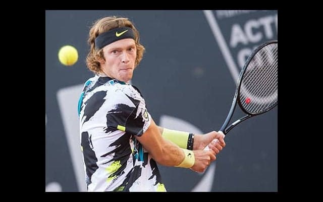  若手対決制し今季3度目の決勝へ 