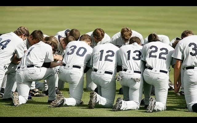 先輩の誘いは断れない…阪神クラスター問題を生んだプロ野球界の「掟」