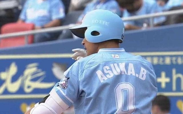 ロッテ荻野が“Bダッシュ”ユニで快足二塁打　ノリノリ実況にファン「おもろいw」