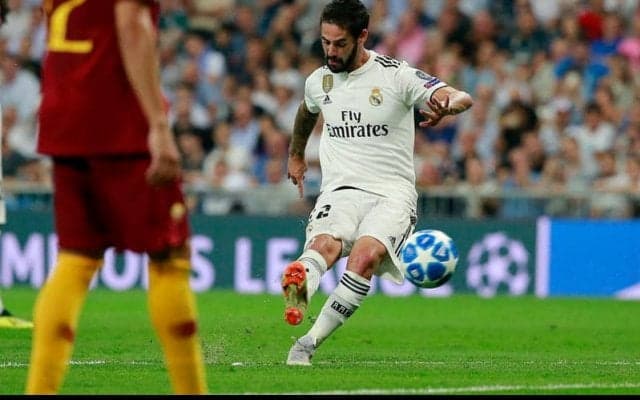 相手GKも釘付け!2年前のCLで見せた“魔術師”イスコの超絶変化FK【ビューティフル・フリーキック】