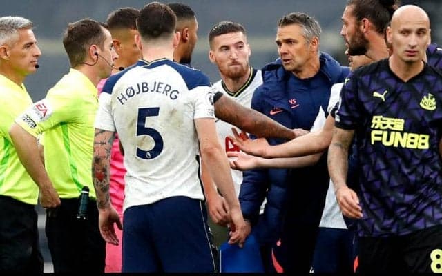 トッテナムのGKコーチが侮辱的な言葉を使った抗議で108万円の罰金処分