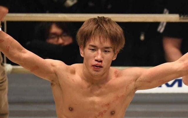 RIZIN王者・朝倉海、1300万円ド迫力ベンツとのコラボ写真に反響「カッコよすぎいい」