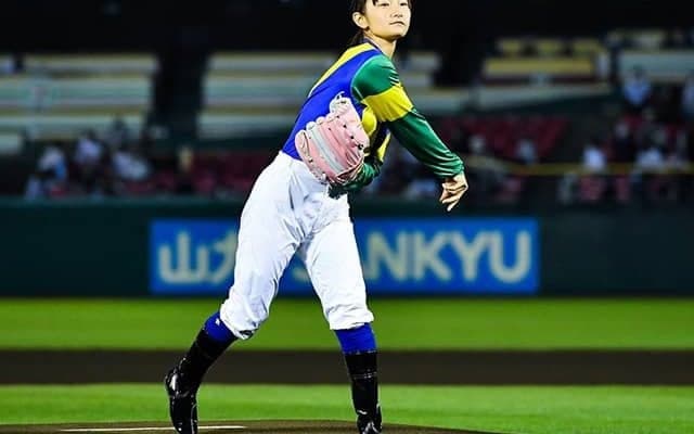 【地方競馬】「練習ではうまくいったのですが…」関本玲花騎手が“岩手競馬ナイター”始球式に登板