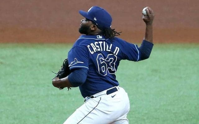 【MLB WCシリーズ】レイズ右腕、急激変化で食い込む158キロ“魔球”に米驚愕　「不条理なツーシーマー」