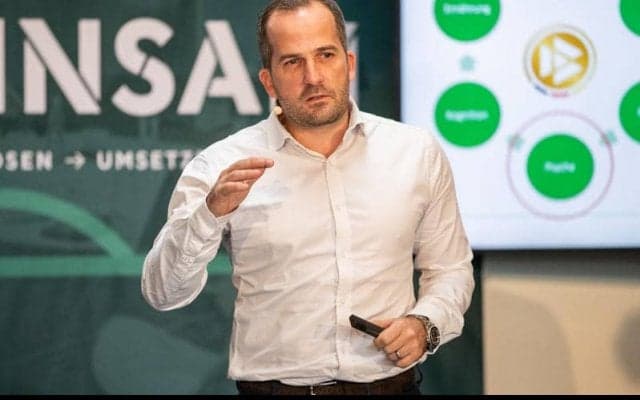 シャルケ新指揮官に元アウグスブルク監督のバウム氏が就任