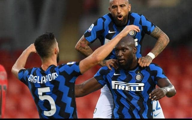 ルカク2発にハキミの移籍後初弾などでインテルがベネヴェントに5発圧勝《セリエA》